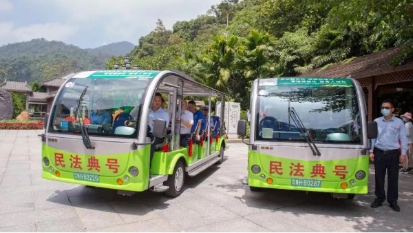 瑪西爾“民法典號”觀光車正式啟動，快來乘坐吧！