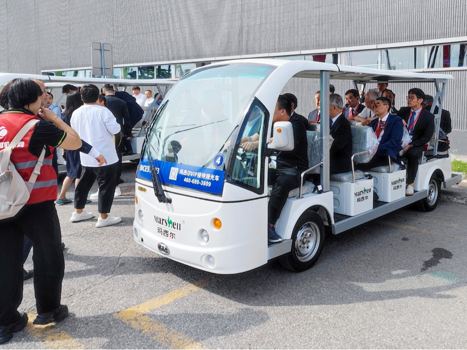 瑪西爾出展工程機(jī)械國(guó)際展覽盛會(huì)，VIP觀光車(chē)接待貴賓出席開(kāi)幕典禮！