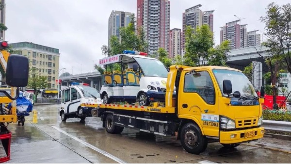 瑪西爾巡邏車搭檔深圳街道巡邏隊伍，無懼冰冷風(fēng)雨躋身“疫”線